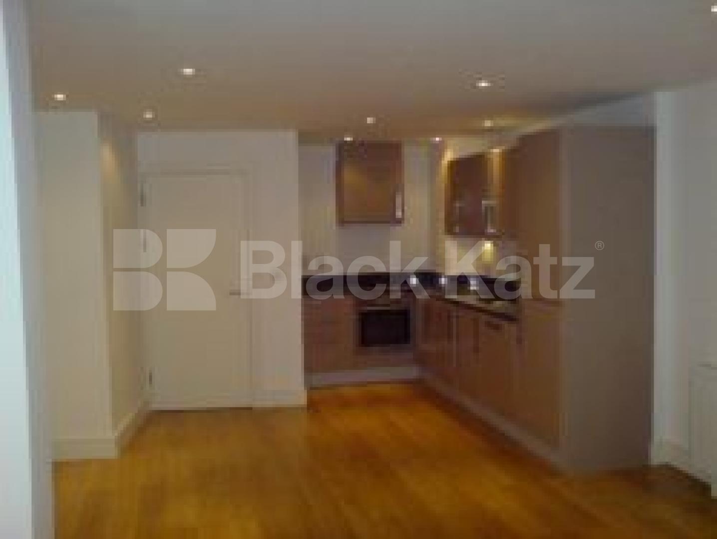 			LET , 2 Bedroom, 1 bath, 1 reception Terraced House			 Bermondsey Street, London Bridge